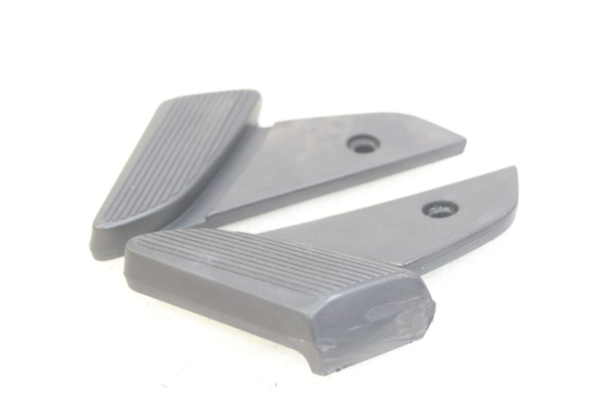 photo de ZESTAW TYLNYCH PODNÓŻKÓW PIAGGIO VESPA S 2T 50 (2007 - 2014) - Widok główny