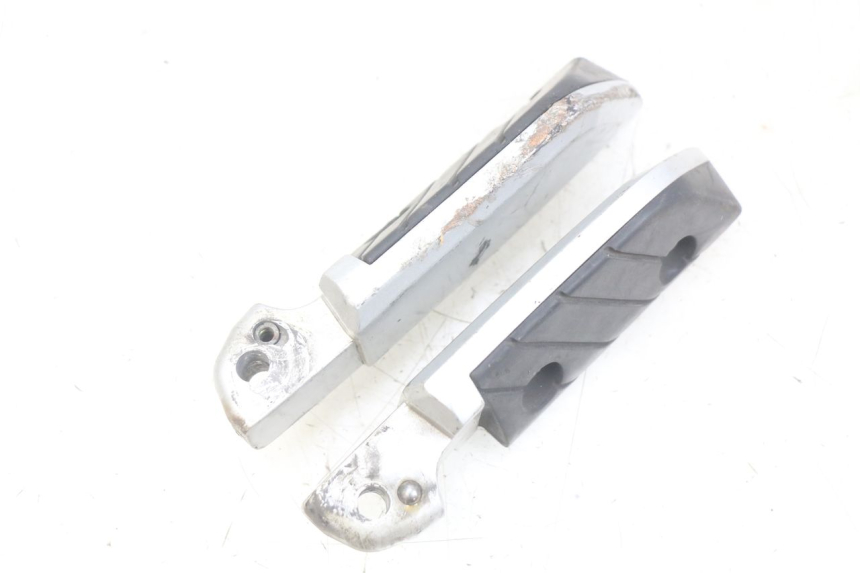 photo de ZESTAW TYLNYCH PODNÓŻKÓW YAMAHA X-CITY XCITY 125 (2007 - 2013) - Inny kąt widzenia