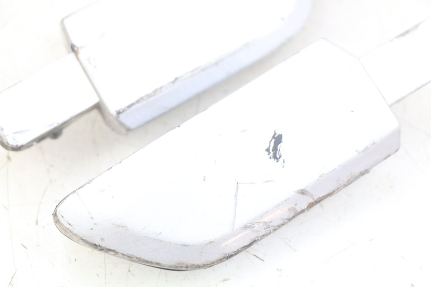 photo de ZESTAW TYLNYCH PODNÓŻKÓW YAMAHA X-CITY XCITY 125 (2007 - 2013) - Zbliżenie techniczne