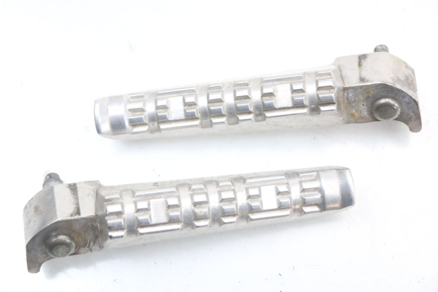 photo de ZESTAW TYLNYCH PODNÓŻKÓW YAMAHA X-MAX XMAX 125 (2010 - 2013) - Szczegół części