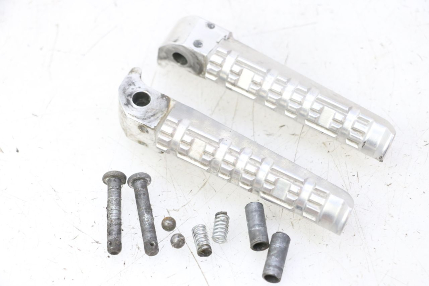 photo de ZESTAW TYLNYCH PODNÓŻKÓW YAMAHA X-MAX XMAX 125 (2010 - 2013) - Widok główny