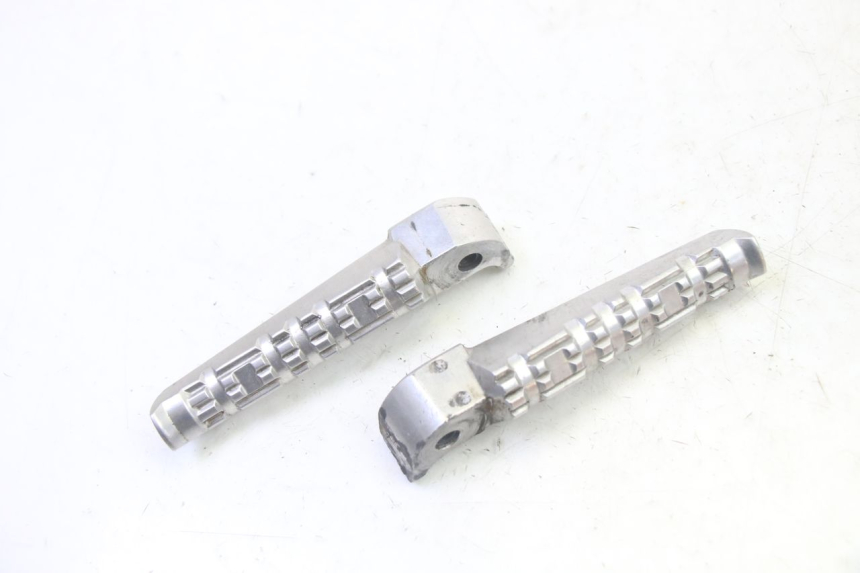 photo de ZESTAW TYLNYCH PODNÓŻKÓW YAMAHA X-MAX XMAX 125 (2010 - 2013) - Widok główny