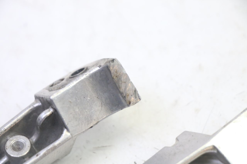 photo de ZESTAW TYLNYCH PODNÓŻKÓW YAMAHA X-MAX XMAX 125 (2010 - 2013) - Widok ogólny