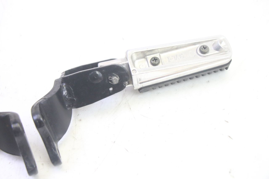 photo de ZESTAW TYLNYCH PODNÓŻKÓW YAMAHA XMAX X-MAX 125 (2006 - 2009) - Szczegóły charakterystyczne