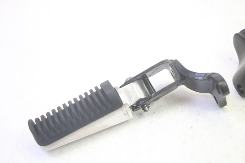 photo de ZESTAW TYLNYCH PODNÓŻKÓW YAMAHA XMAX X-MAX 125 (2006 - 2009) - Widok ogólny