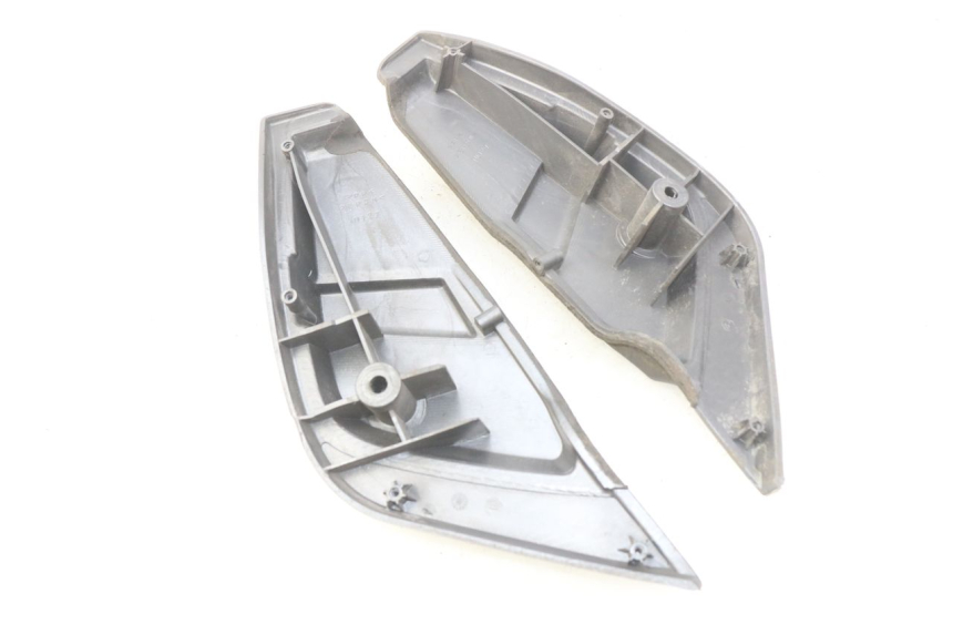 photo de ZESTAW TYLNYCH PODNÓŻKÓW PIAGGIO X9 EVOLUTION 500 (2003 - 2005) - Szczegół części