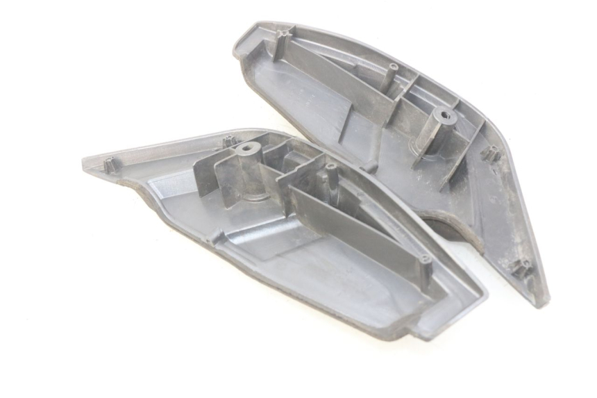 photo de ZESTAW TYLNYCH PODNÓŻKÓW PIAGGIO X9 EVOLUTION 500 (2003 - 2005) - Zoom stanu zużycia