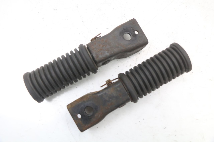 photo de ZESTAW TYLNYCH PODNÓŻKÓW SYM XS 125 (2007 - 2016) - Widok główny