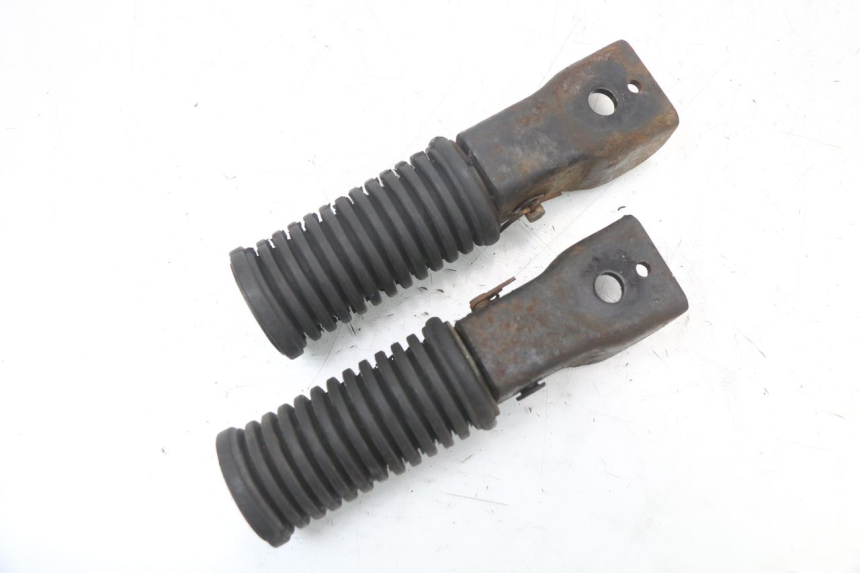 photo de ZESTAW TYLNYCH PODNÓŻKÓW SYM XS 125 (2007 - 2016) - Zoom stanu zużycia