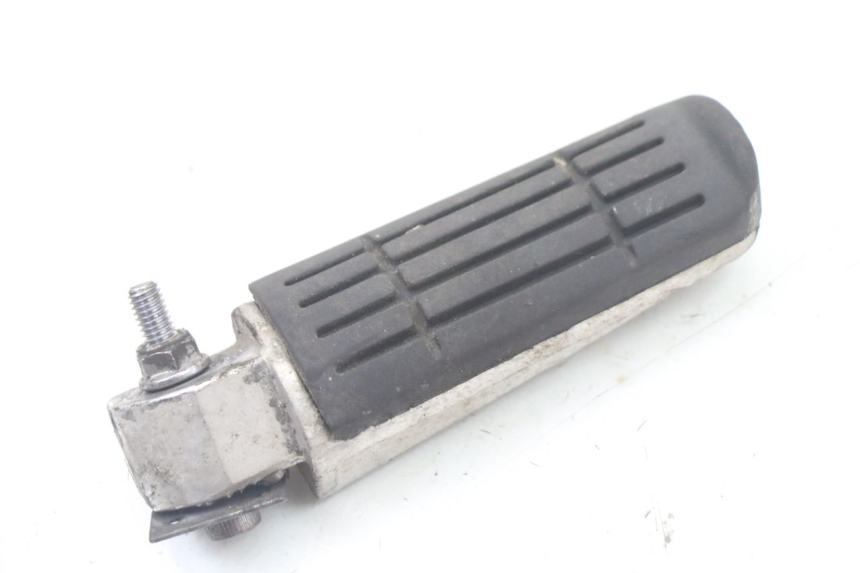 photo de ZESTAW TYLNYCH PODNÓŻKÓW YAMAHA FZ6 FAZER S2 600 (2007 - 2011) - Zbliżenie techniczne