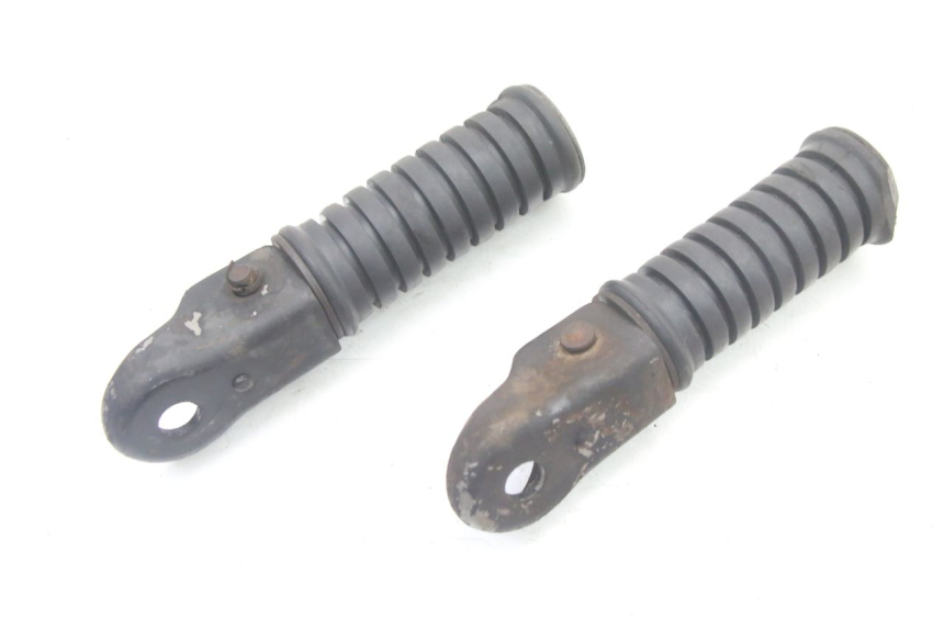 photo de ZESTAW TYLNYCH PODNÓŻKÓW YAMAHA SR 125 (1982 - 2003) - Zoom stanu zużycia