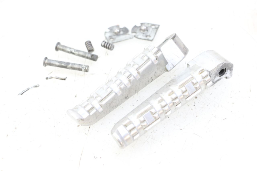 photo de ZESTAW TYLNYCH PODNÓŻKÓW YAMAHA YP T-MAX TMAX 530 (2017 - 2020) - Szczegół części