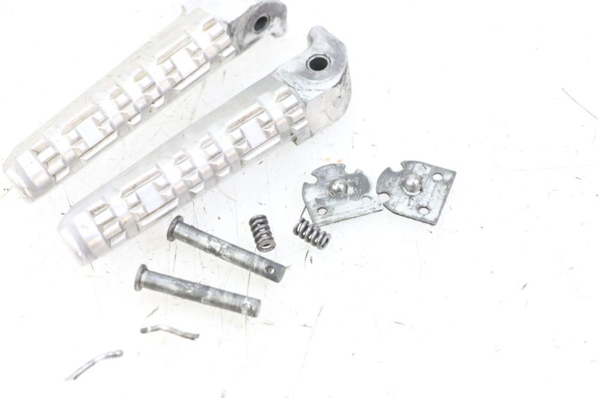 photo de ZESTAW TYLNYCH PODNÓŻKÓW YAMAHA YP T-MAX TMAX 530 (2017 - 2020) - Zbliżenie techniczne