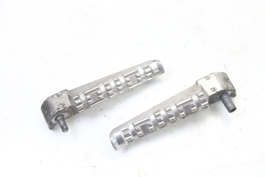 photo de ZESTAW TYLNYCH PODNÓŻKÓW YAMAHA YP X-MAX XMAX 400 (2014 - 2017) - Szczegół części