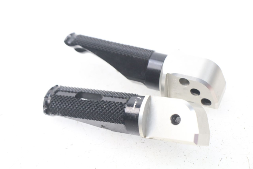 photo de ZESTAW TYLNYCH PODNÓŻKÓW KAWASAKI Z Z900 900 (2017 - 2019) - Zbliżenie techniczne