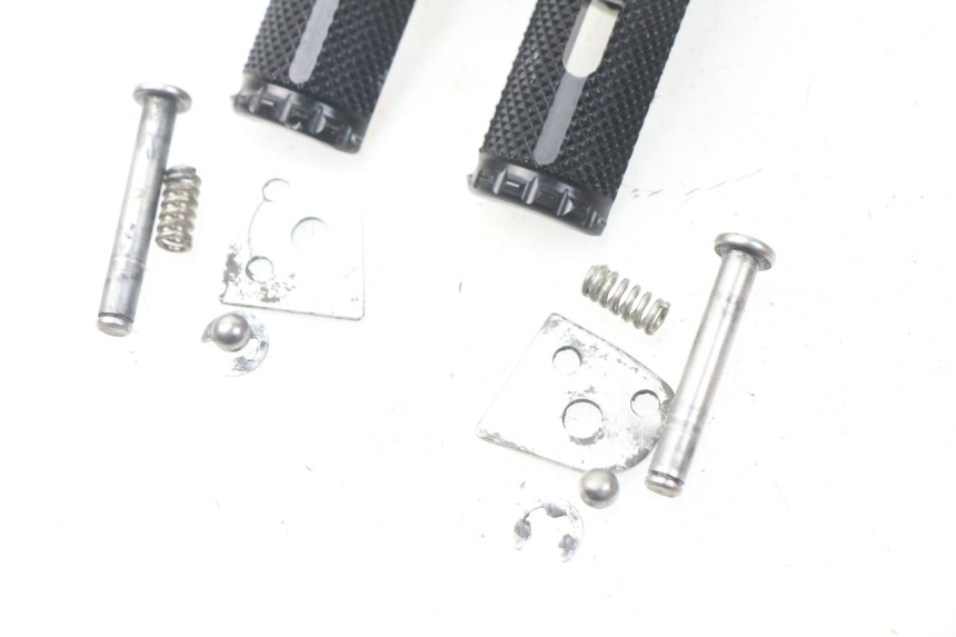 photo de ZESTAW TYLNYCH PODNÓŻKÓW KAWASAKI Z Z900 900 (2017 - 2019) - Widok ogólny