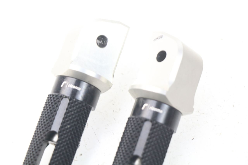 photo de ZESTAW TYLNYCH PODNÓŻKÓW KAWASAKI Z Z900 900 (2017 - 2019) - Punkty mocowania