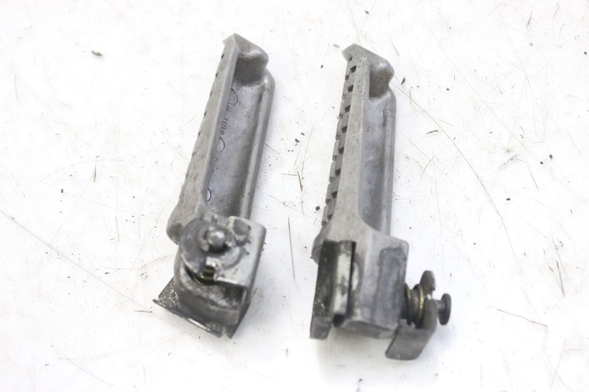 photo de ZESTAW TYLNYCH PODNÓŻKÓW KAWASAKI ZX-6R ZX6R 600 (1995 - 1997) - Zoom stanu zużycia