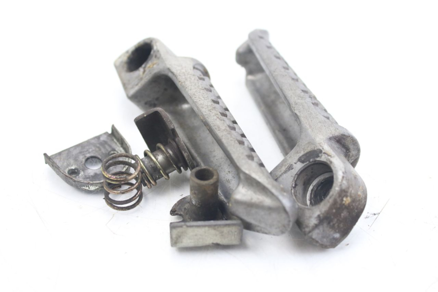 photo de ZESTAW TYLNYCH PODNÓŻKÓW KAWASAKI ZZR 600 (1995 - 2004) - Zoom stanu zużycia