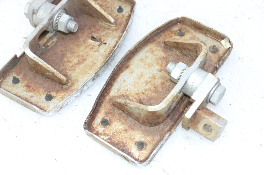 photo de ZESTAW PRZEDNICH PODNÓŻKÓW HYOSUNG GV AQUILA 125 (2000 - 2009) - Zbliżenie techniczne