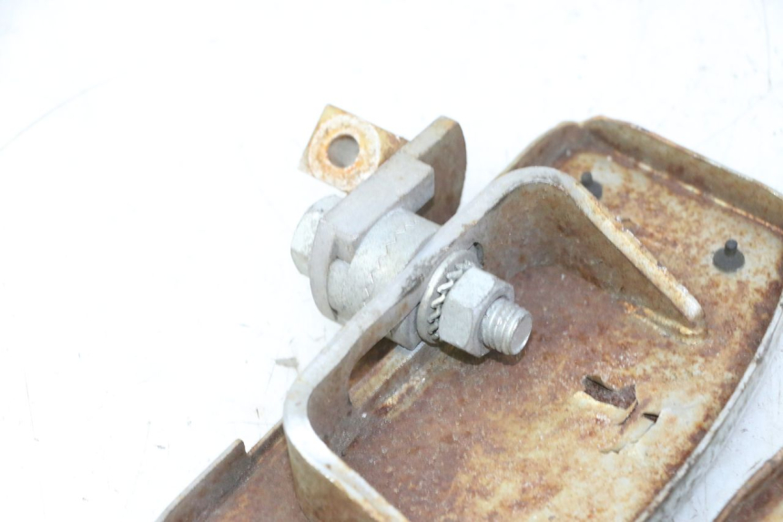 photo de ZESTAW PRZEDNICH PODNÓŻKÓW HYOSUNG GV AQUILA 125 (2000 - 2009) - Widok ogólny