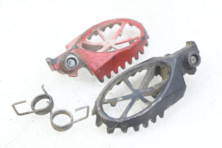 photo de ZESTAW PRZEDNICH PODNÓŻKÓW APOLLO DIRT BIKE 125 (2010 - 2018) - Zoom stanu zużycia