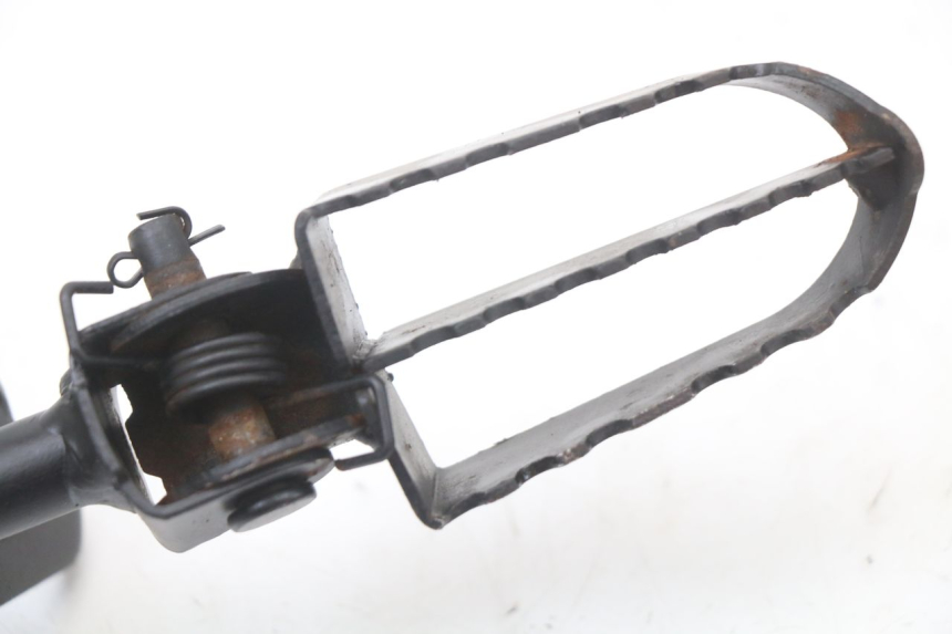 photo de ZESTAW PRZEDNICH PODNÓŻKÓW CCR DIRT BIKE 125 - Zbliżenie techniczne