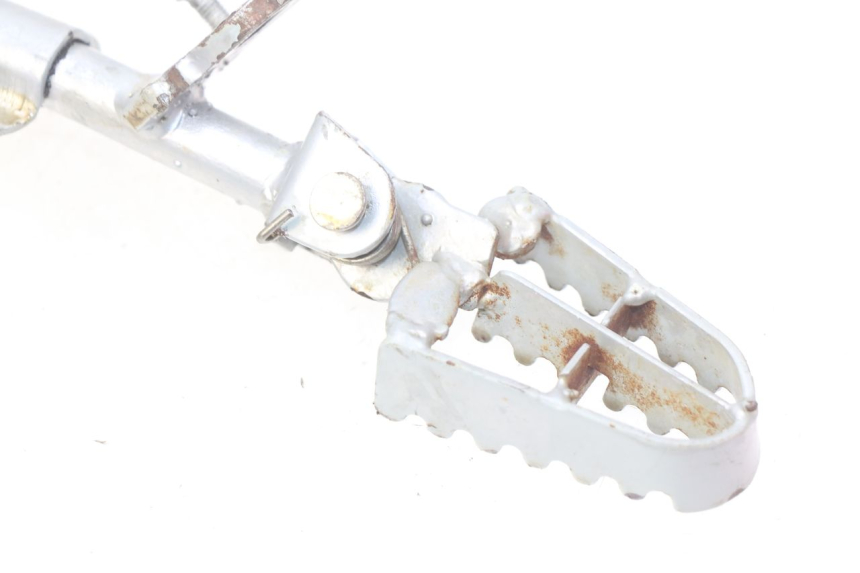 photo de ZESTAW PRZEDNICH PODNÓŻKÓW CCR DIRT BIKE 110 - Punkty mocowania