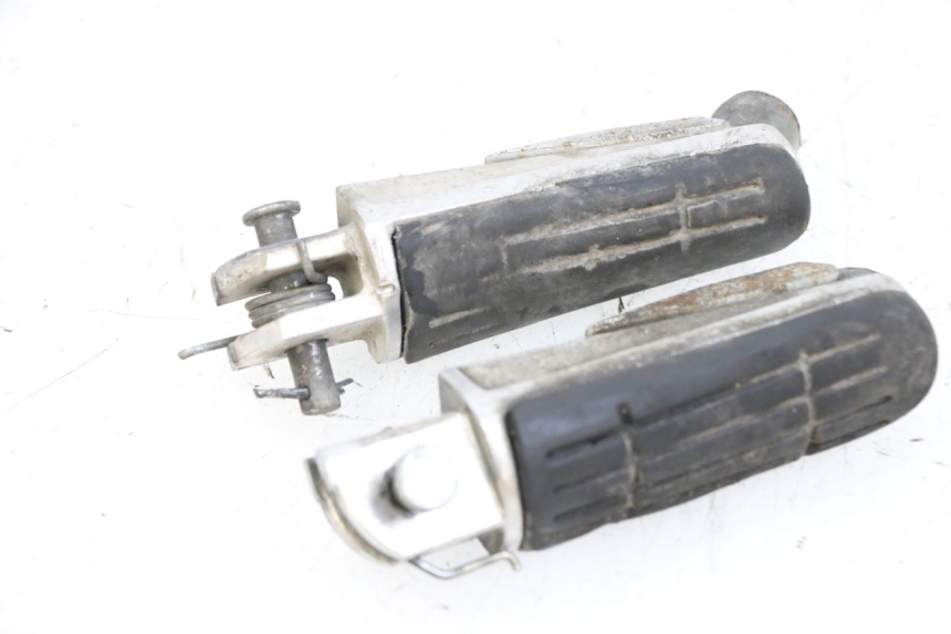 photo de ZESTAW PRZEDNICH PODNÓŻKÓW YAMAHA FJR ABS 1300 (2006 - 2012) - Zoom stanu zużycia