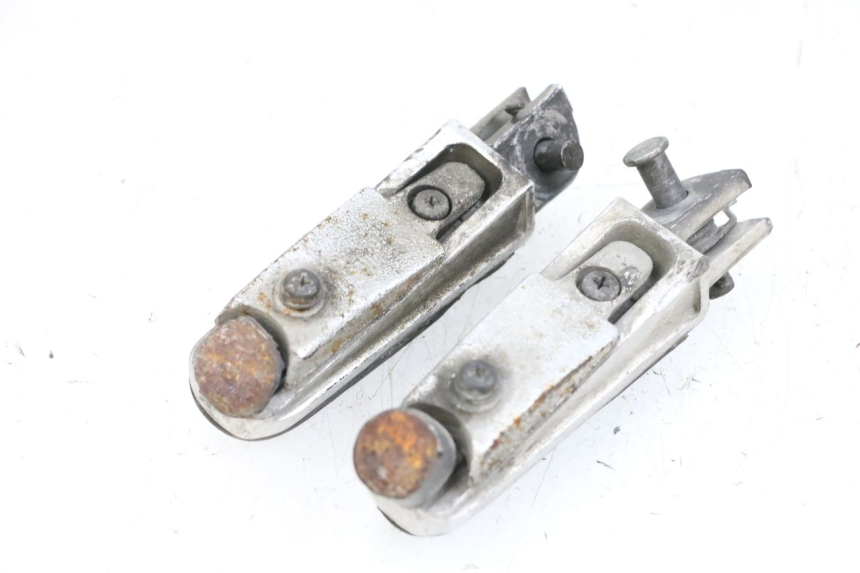 photo de ZESTAW PRZEDNICH PODNÓŻKÓW YAMAHA FJR ABS 1300 (2006 - 2012) - Zbliżenie techniczne