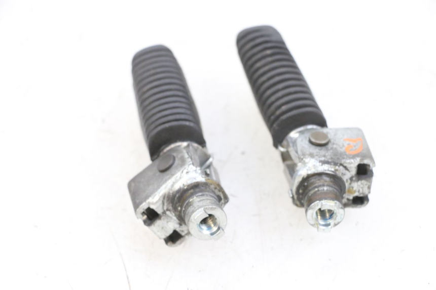 photo de ZESTAW PRZEDNICH PODNÓŻKÓW SUZUKI GSF N BANDIT 600 (1996 - 1999) - Zbliżenie techniczne