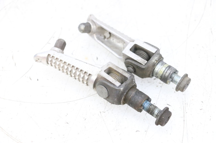 photo de ZESTAW PRZEDNICH PODNÓŻKÓW SUZUKI GSXR GSX-R 1000 (2003 - 2004) - Zoom stanu zużycia