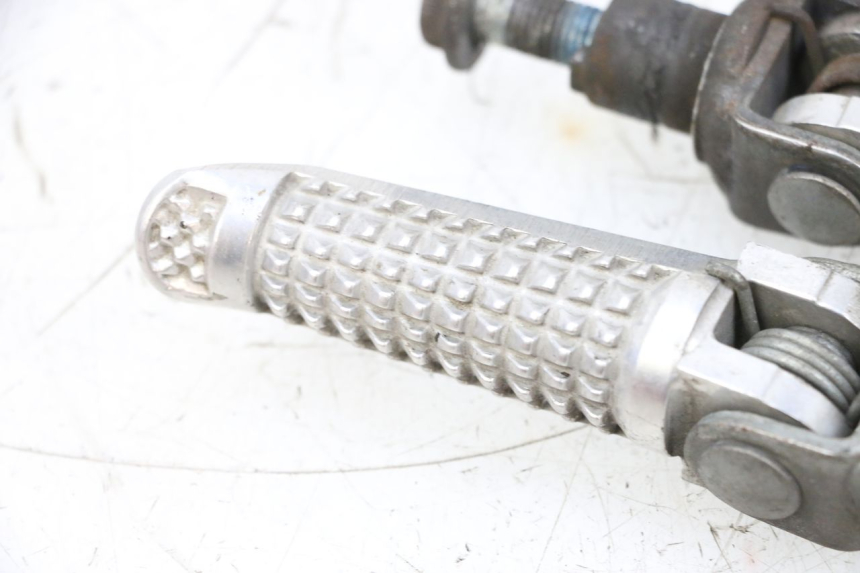 photo de ZESTAW PRZEDNICH PODNÓŻKÓW SUZUKI GSXR GSX-R 1000 (2003 - 2004) - Punkty mocowania