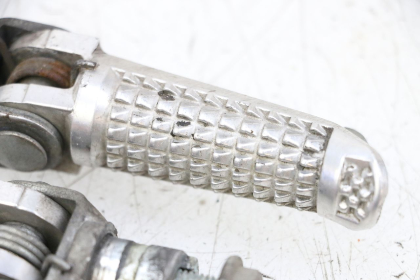 photo de ZESTAW PRZEDNICH PODNÓŻKÓW SUZUKI GSXR GSX-R 1000 (2003 - 2004) - Stan powierzchni