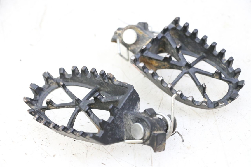 photo de PARA PRZODEK PODNÓŻKI APOLLO RFZ 125 - Inny kąt widzenia