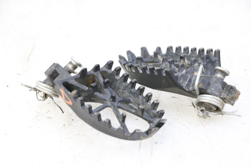 photo de PARA PRZODEK PODNÓŻKI APOLLO RFZ 125 - Zbliżenie techniczne