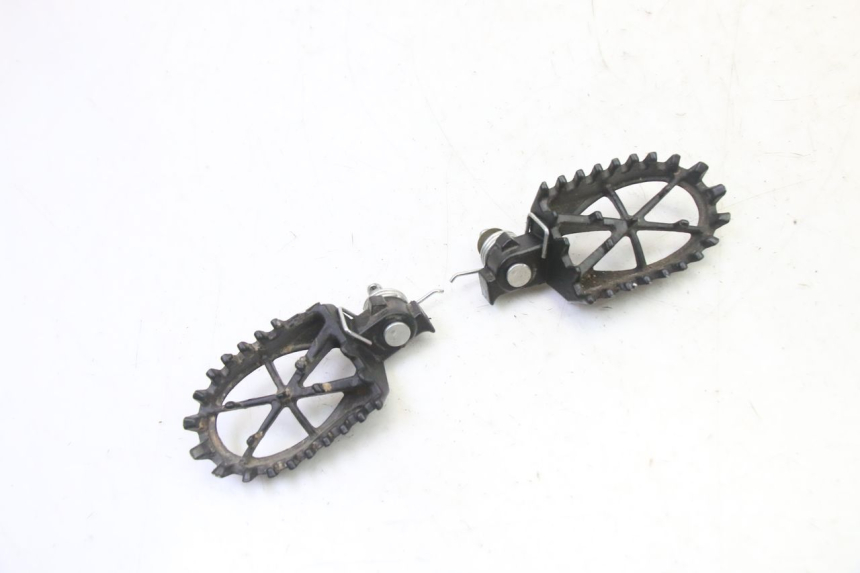 photo de PARA PRZODEK PODNÓŻKI APOLLO RFZ 125 - Widok główny