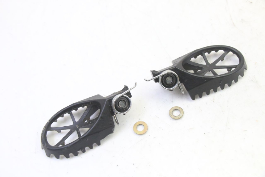 photo de PARA PRZODEK PODNÓŻKI APOLLO RFZ 125 - Zbliżenie techniczne