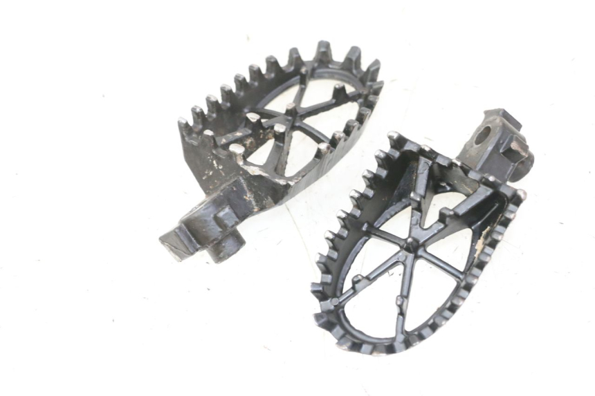 photo de PARA PRZODEK PODNÓŻKI APOLLO RFZ 125 - Inny kąt widzenia