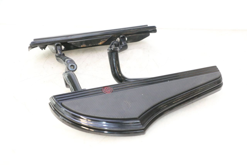 photo de PARA PRZODOWYCH PODNÓŻKÓW HARLEY DAVIDSON ROAD GLIDE FLTRXSE 1920 (2018 - 2022) - Alternatywny kąt