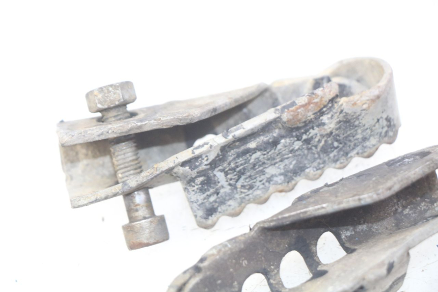 photo de PARA PRZÓD PODNÓŻKI DERBI SENDA 50 (2003 - 2005) - Zoom stanu zużycia