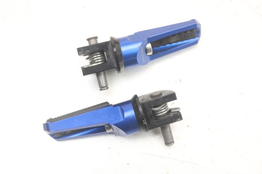 photo de ZESTAW PRZEDNICH PODNÓŻKÓW SUZUKI GSR 750 (2011 - 2017) - Inny kąt widzenia