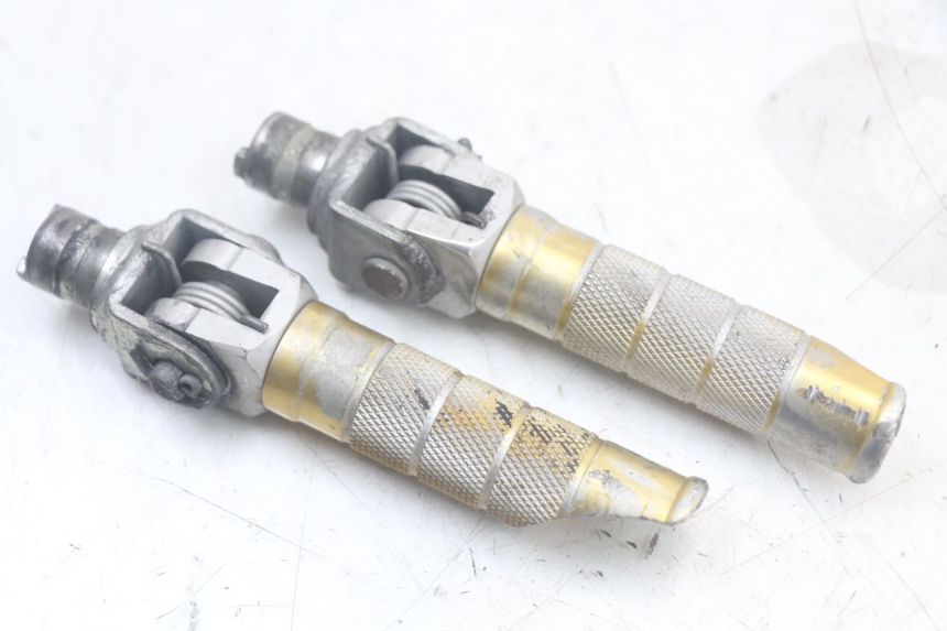 photo de ZESTAW PRZEDNICH PODNÓŻKÓW SUZUKI SV N 650 (1999 - 2002) - Zoom stanu zużycia