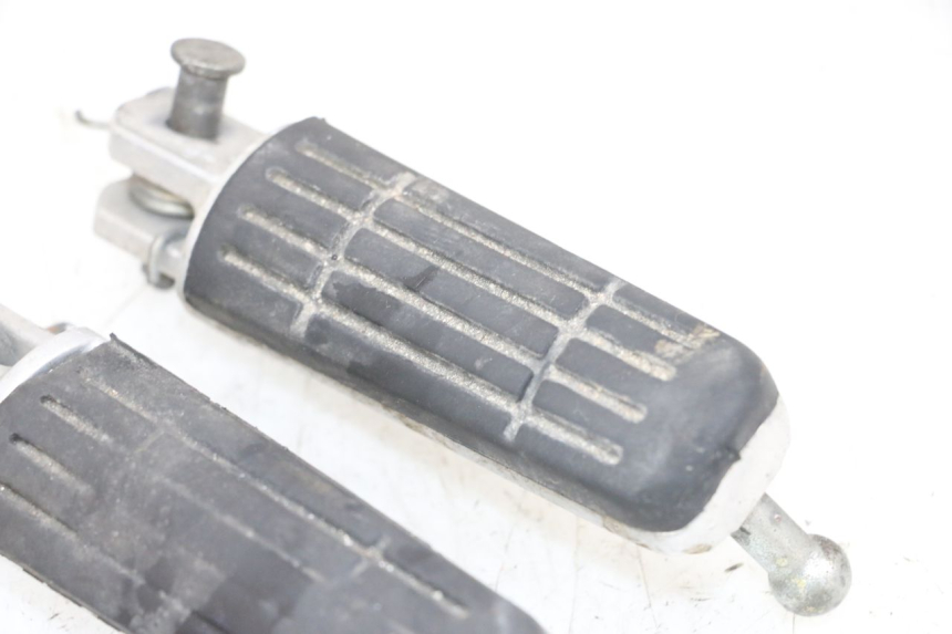 photo de PARA PRZODEK PODNÓŻKI YAMAHA TDM ABS 900 (2002 - 2014) - Zoom stanu zużycia