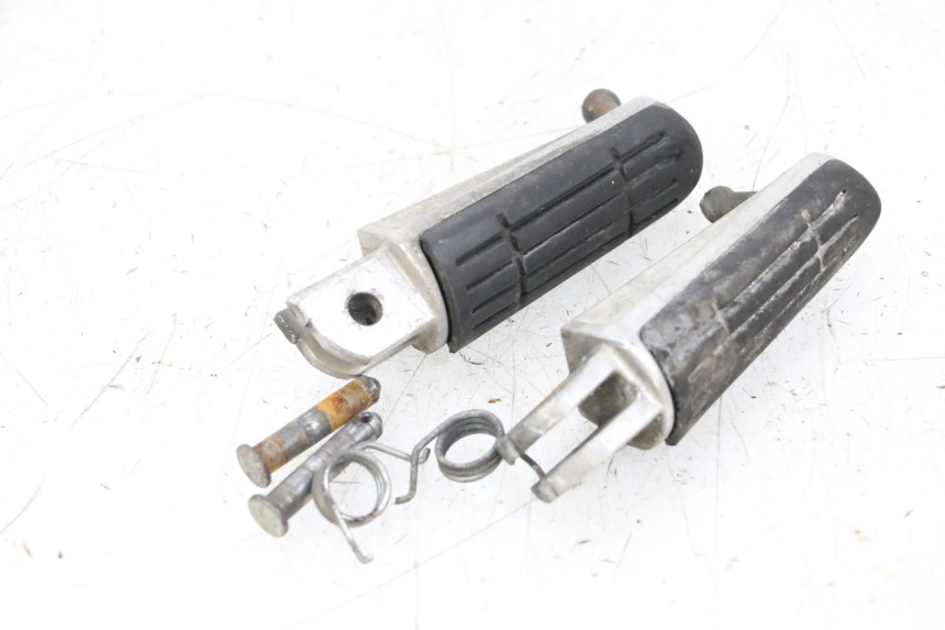 photo de PARA PRZODEK PODNÓŻKI YAMAHA TDM ABS 900 (2002 - 2014) - Zoom stanu zużycia