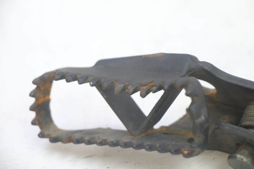 photo de ZESTAW PRZEDNICH PODNÓŻKÓW KSR TR SM 50 (2015 - 2018) - Zoom stanu zużycia