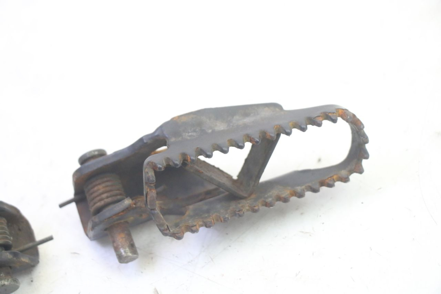 photo de ZESTAW PRZEDNICH PODNÓŻKÓW KSR TR SM 50 (2015 - 2018) - Inny kąt widzenia