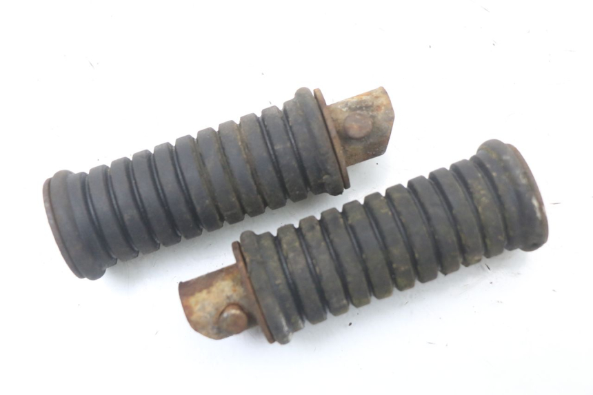 photo de ZESTAW PRZEDNICH PODNÓŻKÓW SUZUKI TS X 80 (1984 - 1988) - Zoom stanu zużycia