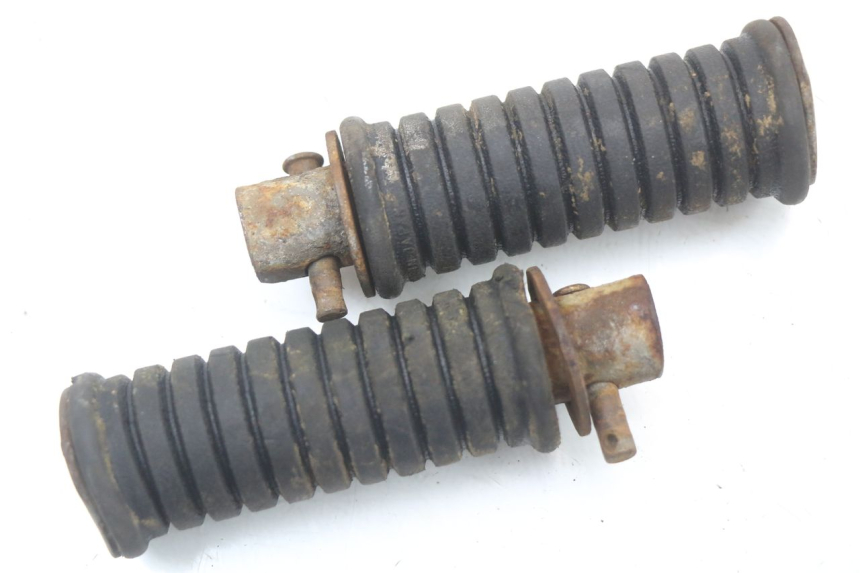 photo de ZESTAW PRZEDNICH PODNÓŻKÓW SUZUKI TS X 80 (1984 - 1988) - Inny kąt widzenia