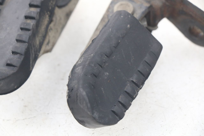 photo de ZESTAW PRZEDNICH PODNÓŻKÓW YAMAHA TW 125 (1998 - 2002) - Widok ogólny